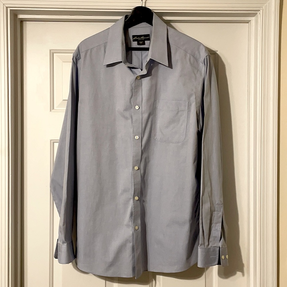 Eddie Bauer Wrinkle resistant button down shirt; light blue; Size - Large